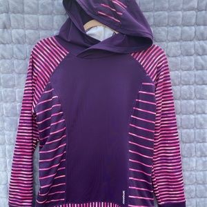 Reebok Pullover size Medium. Has thumb holes in arms